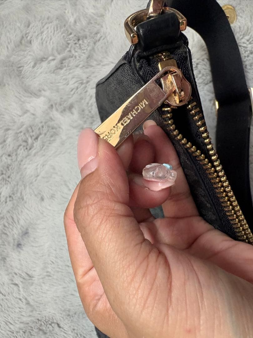 MICHAEL KORS ブラック ボディバッグ