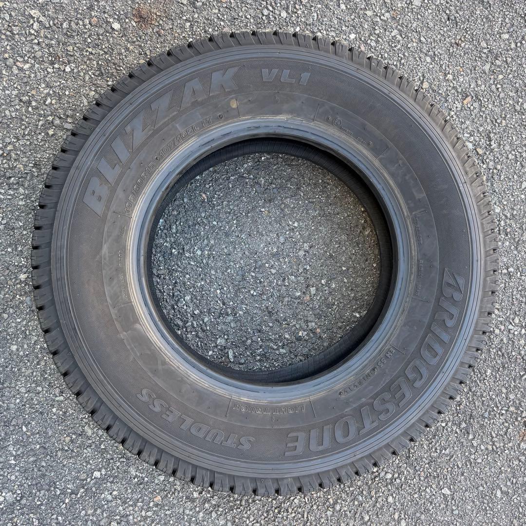 【4本セット送料無料】ブリヂストン 195/80R15 107/105L LT