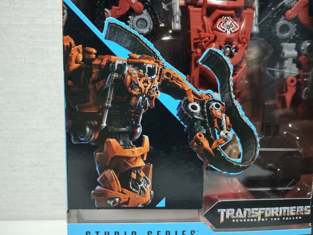 【新品未開封】　タカラトミー　トランスフォーマー　スタジオシリーズ　ランページ