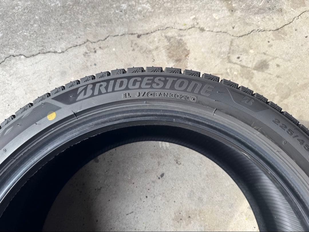 mk　ブリヂストン BLIZZAK VRX3 225/45R18