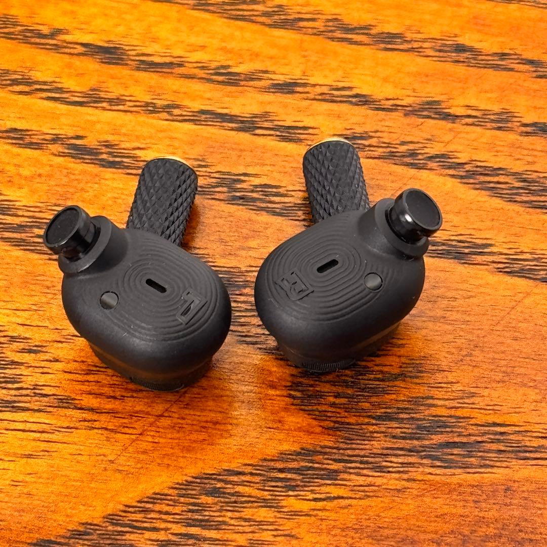 MarshallのMotif II A.N.C. ワイヤレスイヤホン本体のみ