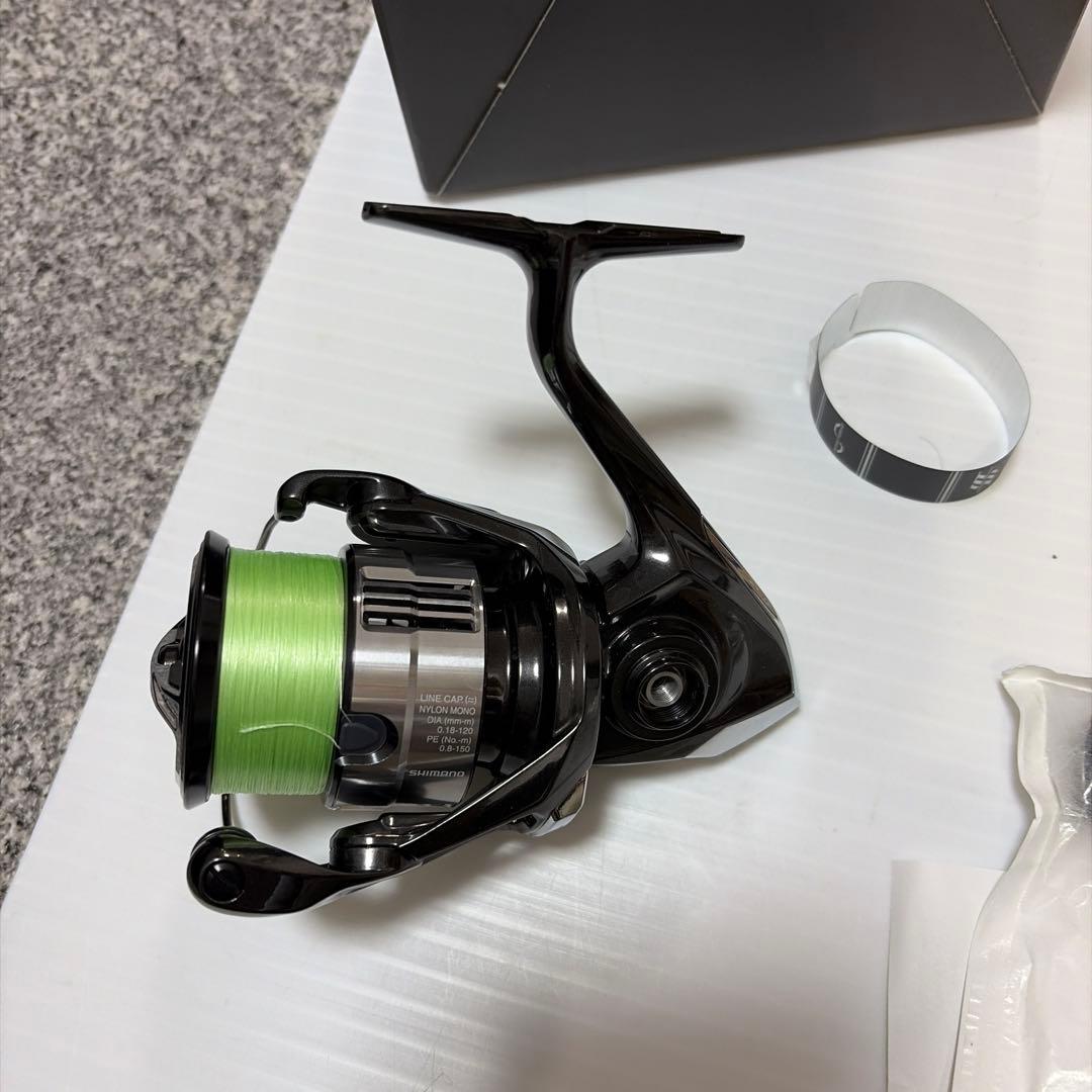 シマノ23ヴァンキッシュＣ3000SDH 未使用、peライン0.6号200m新品