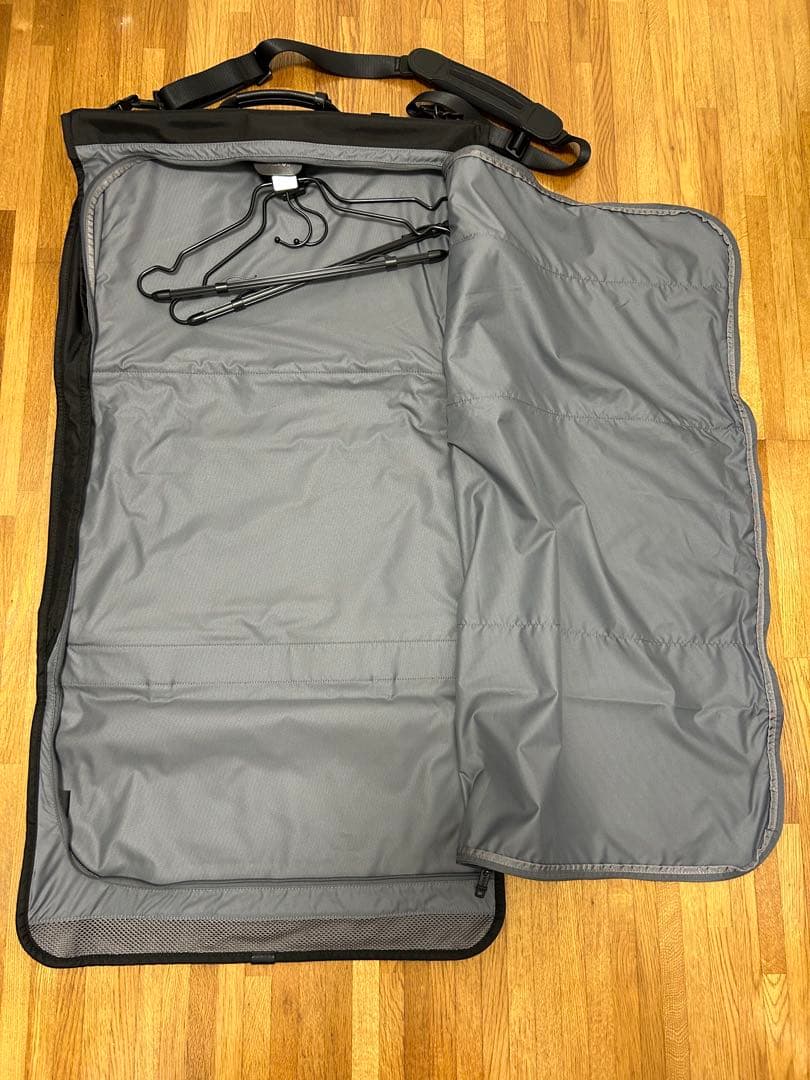 ☆極美品☆ TUMI トライフォールド ガーメントケース 22133DH