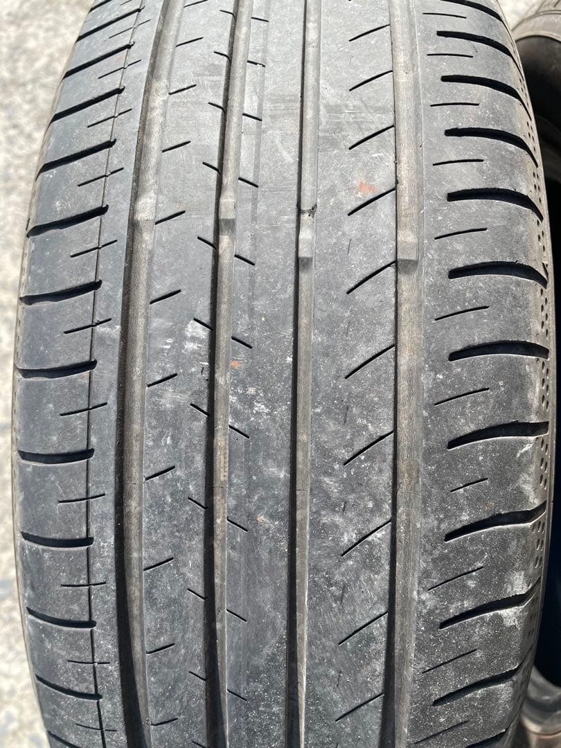 中古ヨコハマ夏タイヤ195/65R15 2本セット