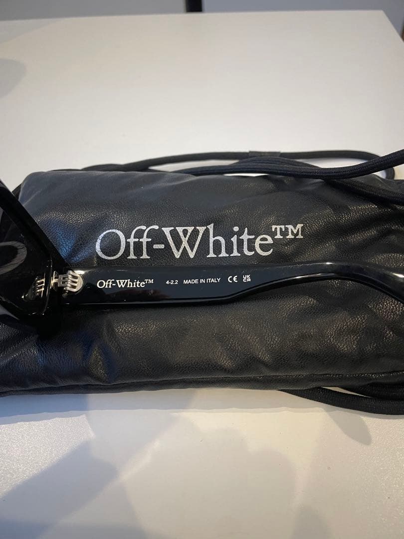 Off-White ブラック サングラス オフホワイト