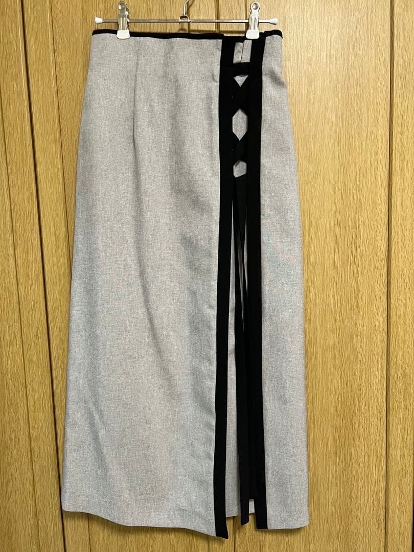 【新品】アプワイザーリッシェ　配色レースアップスカート
