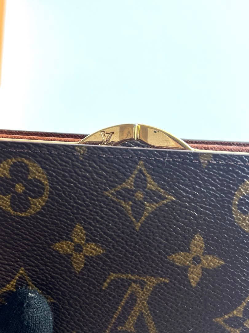 LOUIS VUITTON ヴィトン　二つ折り財布