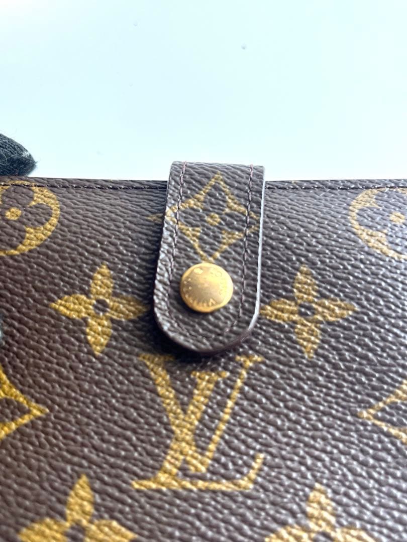 LOUIS VUITTON ヴィトン　二つ折り財布