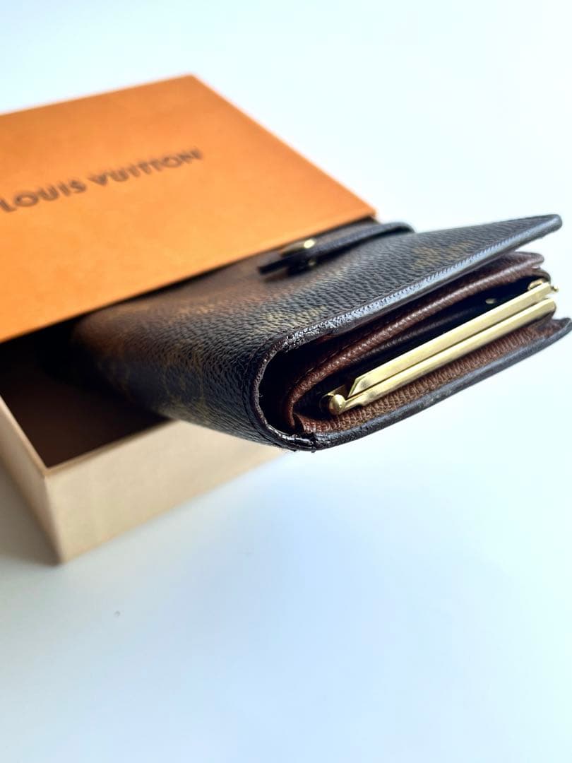 LOUIS VUITTON ヴィトン　二つ折り財布