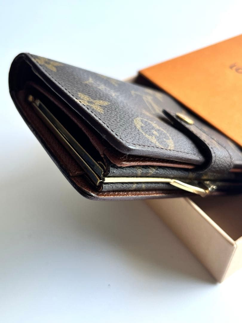 LOUIS VUITTON ヴィトン　二つ折り財布