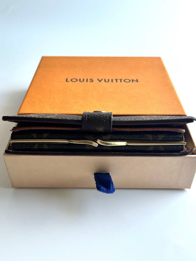 LOUIS VUITTON ヴィトン　二つ折り財布