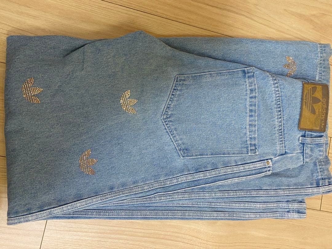 adidas originalsデニム ラインストーン パンツ