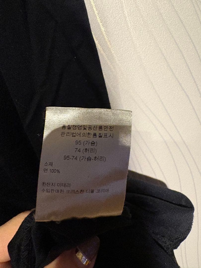 Dior ブラック Vネック Tシャツ　ハチ