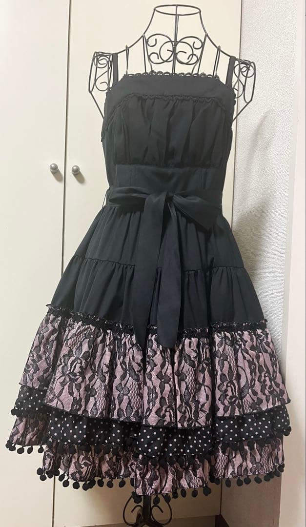 【稀少品】ゴシックワンピース【黒×ピンク】