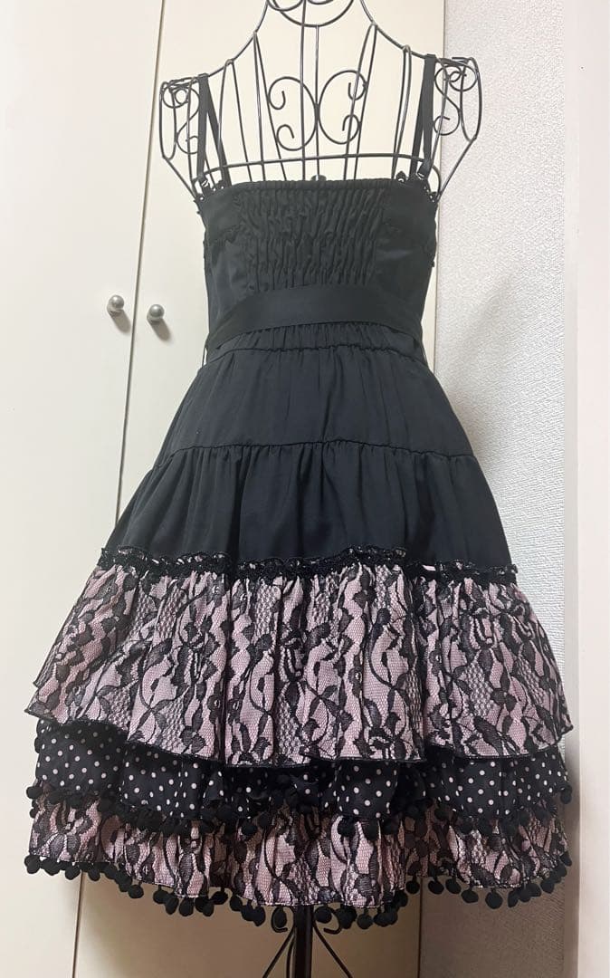 【稀少品】ゴシックワンピース【黒×ピンク】