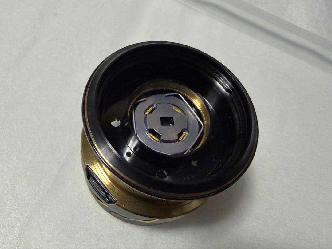 【美品】ダイワ SLPW EX LTスプール2 4000S