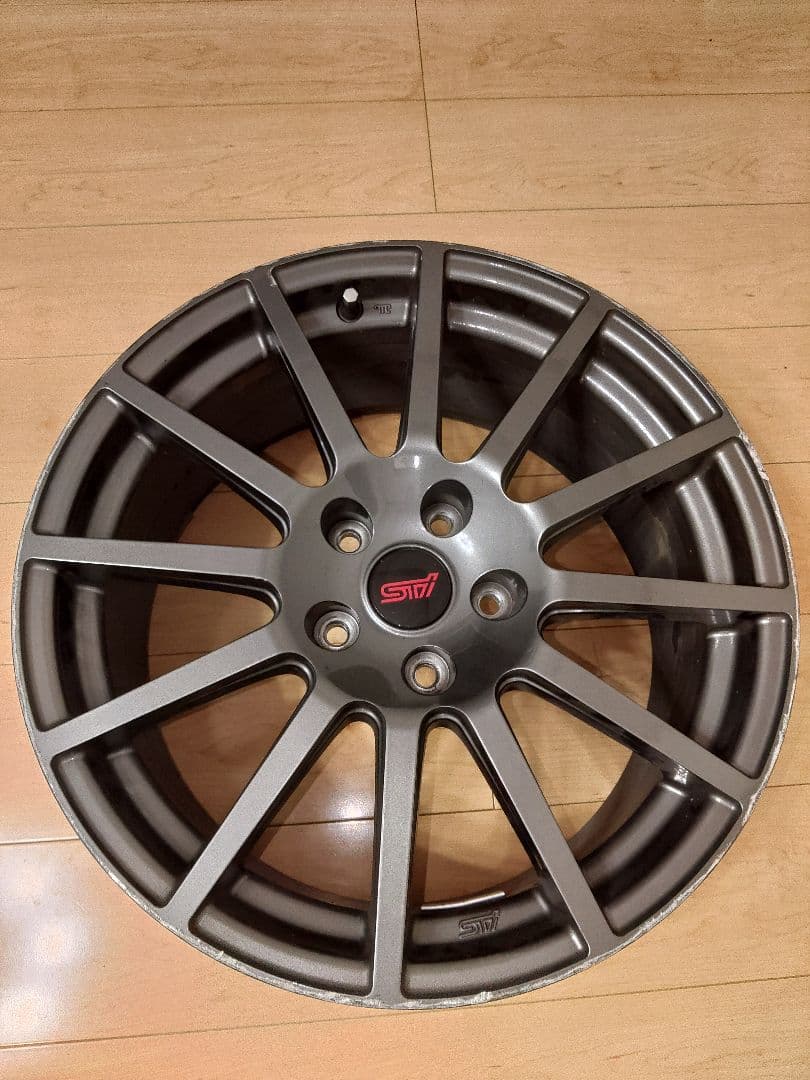 STI 18インチ 8.5j ガンメタ ENKEI