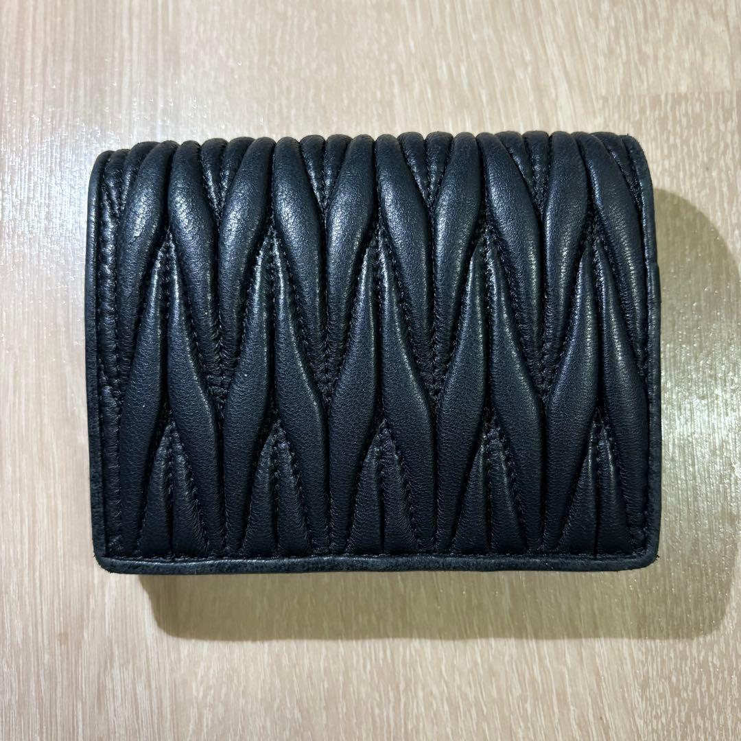 MIU MIU ミュウミュウ マテラッセ 二つ折り財布