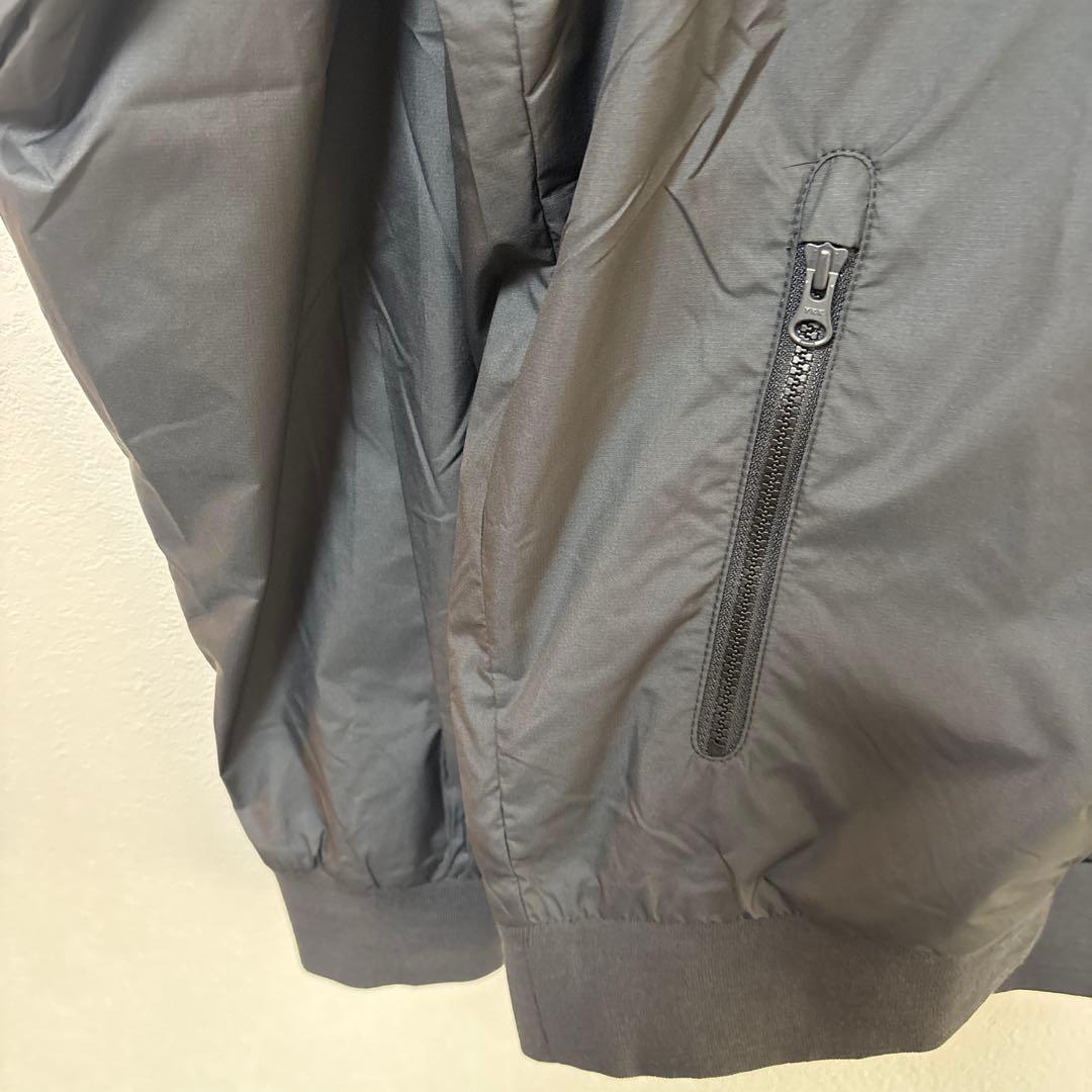ナイキ　NIKE ウインドランナー　ウインドブレーカー　シャカシャカ　新品　L