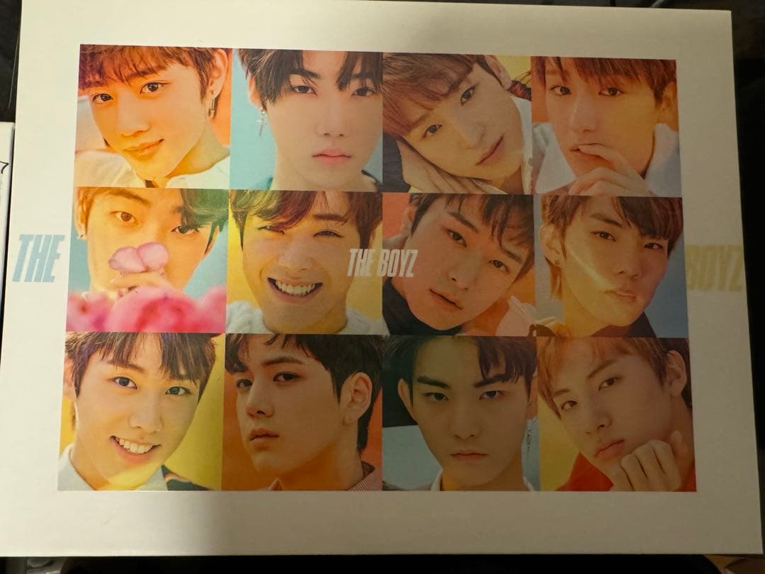 THE BOYZ FIRST Mini Album 初回ポスター