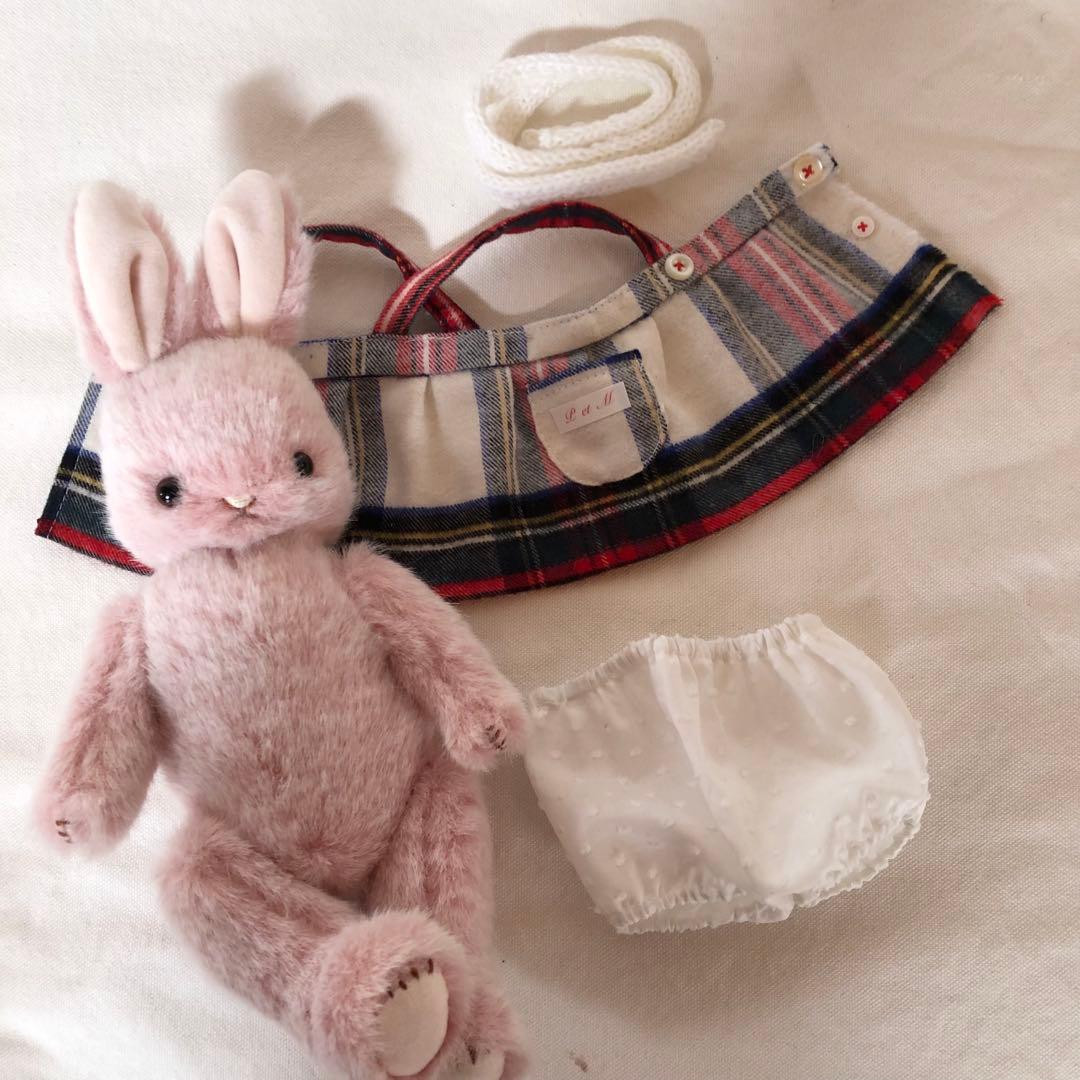 ハンドメイド　ピンクラビットちゃんのクリスマス　うさぎのぬいぐるみ