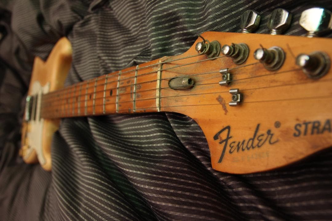 ギター Fender Japan Stratocaster