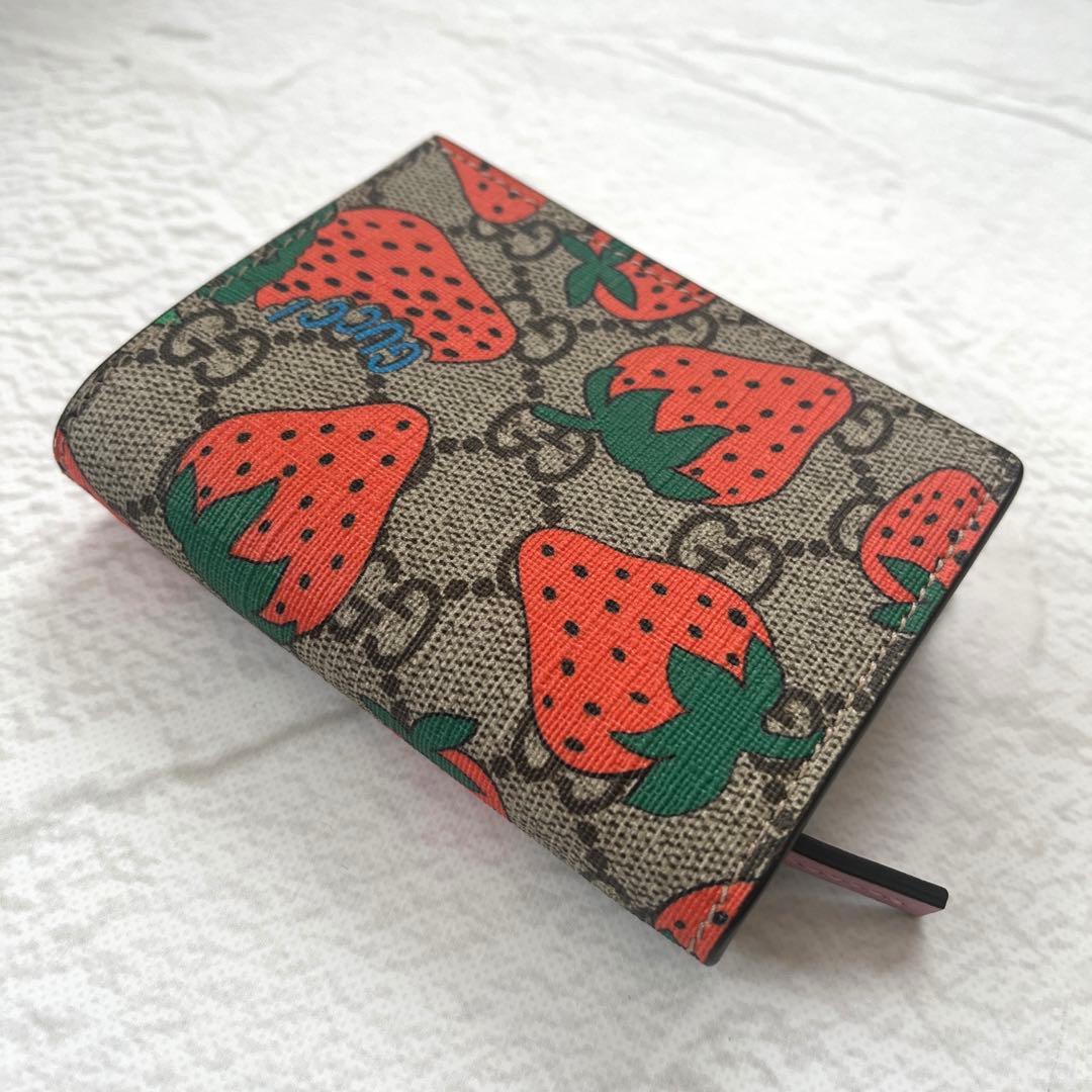 GUCCI イチゴ柄 ストロベリー 二つ折り財布 箱 袋 付き