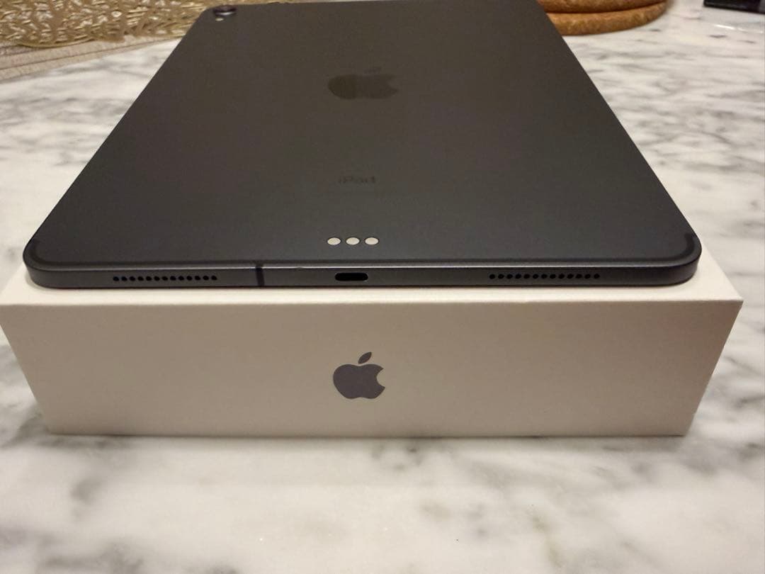 iPad Pro 11インチ 256GB MU102J／A SIMフリー
