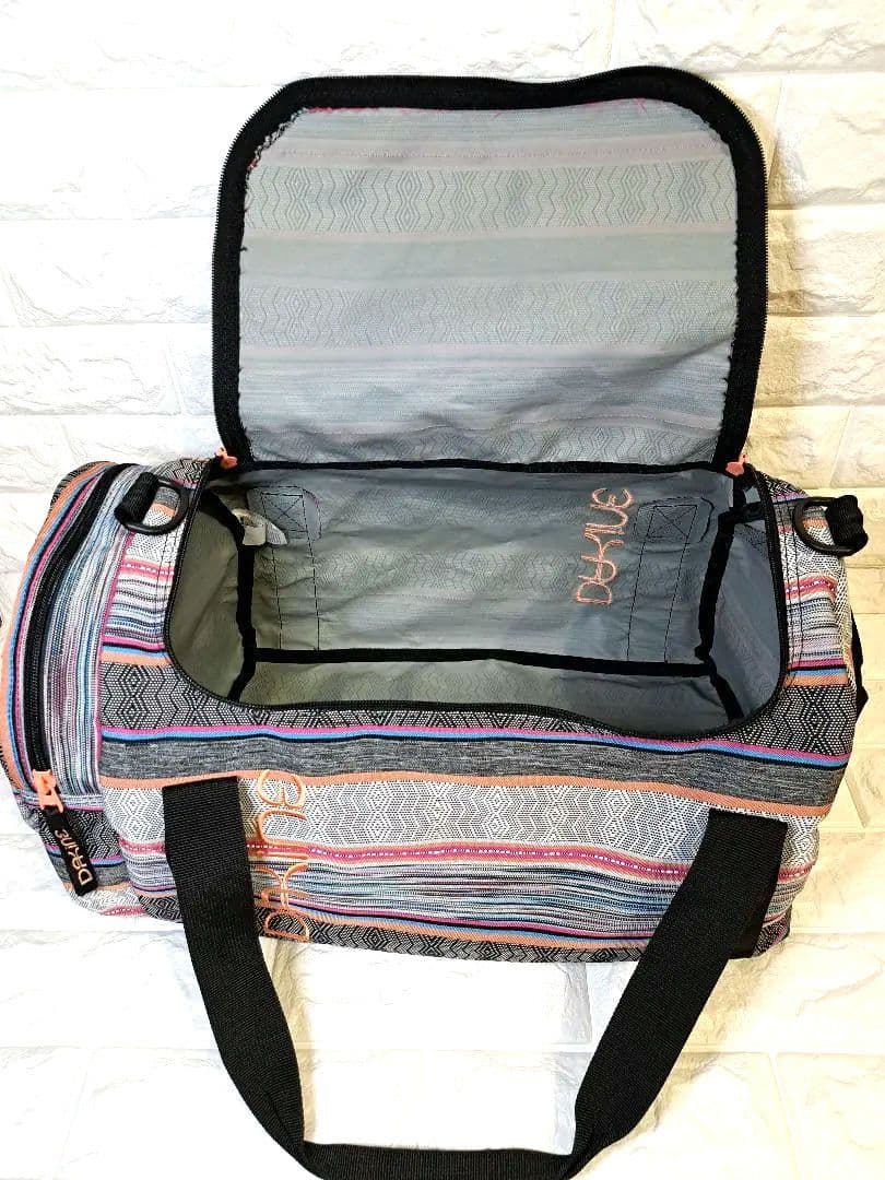 ✨新品未使用✨Dakine ボストンバッグ マルチカラー ストライプ