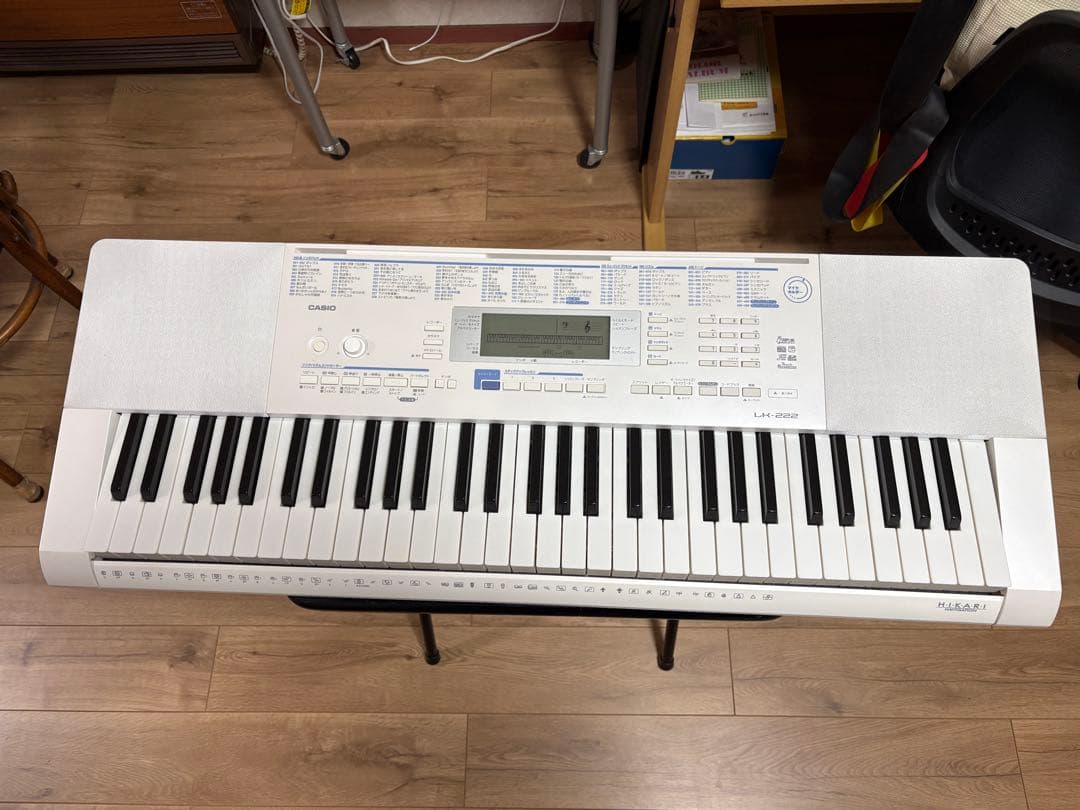 ル*ナ様 CASIO 電子キーボード LK-222ホワイト 譜面スタンド付き