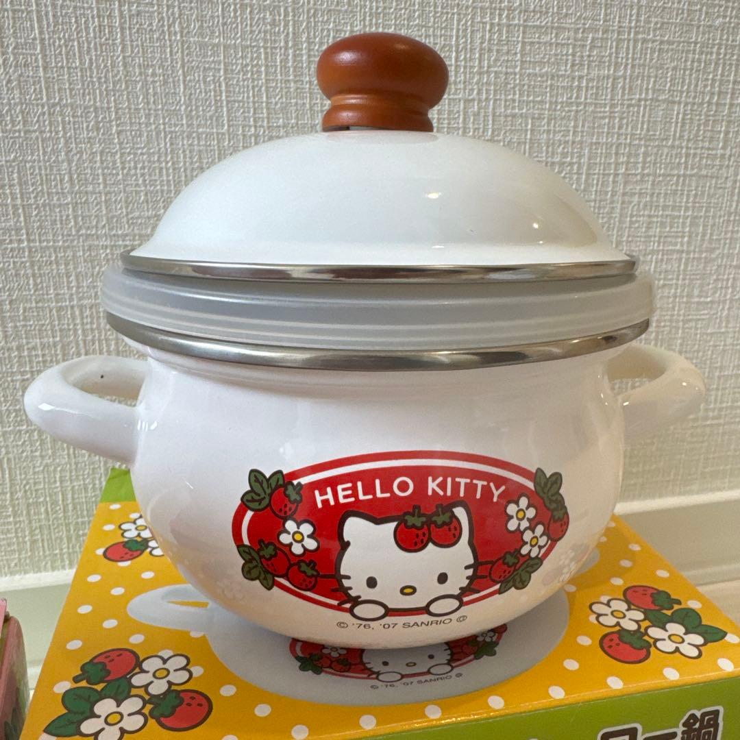 ハローキティ　Hello Kitty ミニホーロー鍋 3点セット