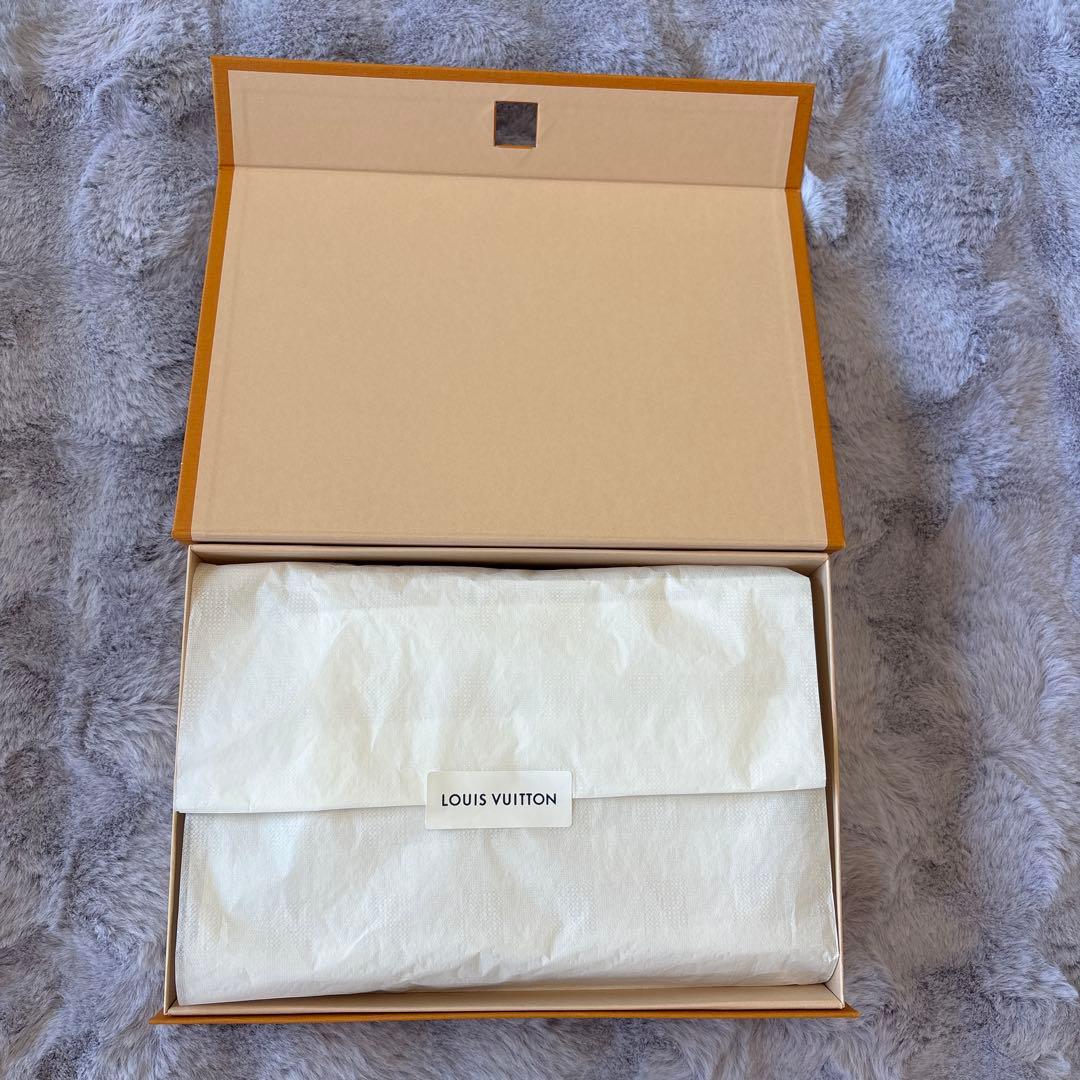 Louis Vuitton マフラー・LV エセンシャル　ベージュ