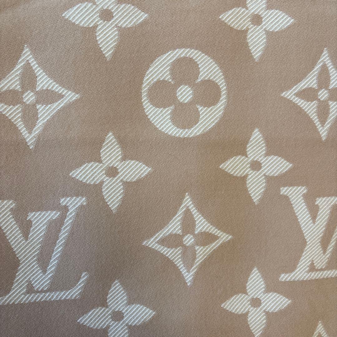 Louis Vuitton マフラー・LV エセンシャル　ベージュ