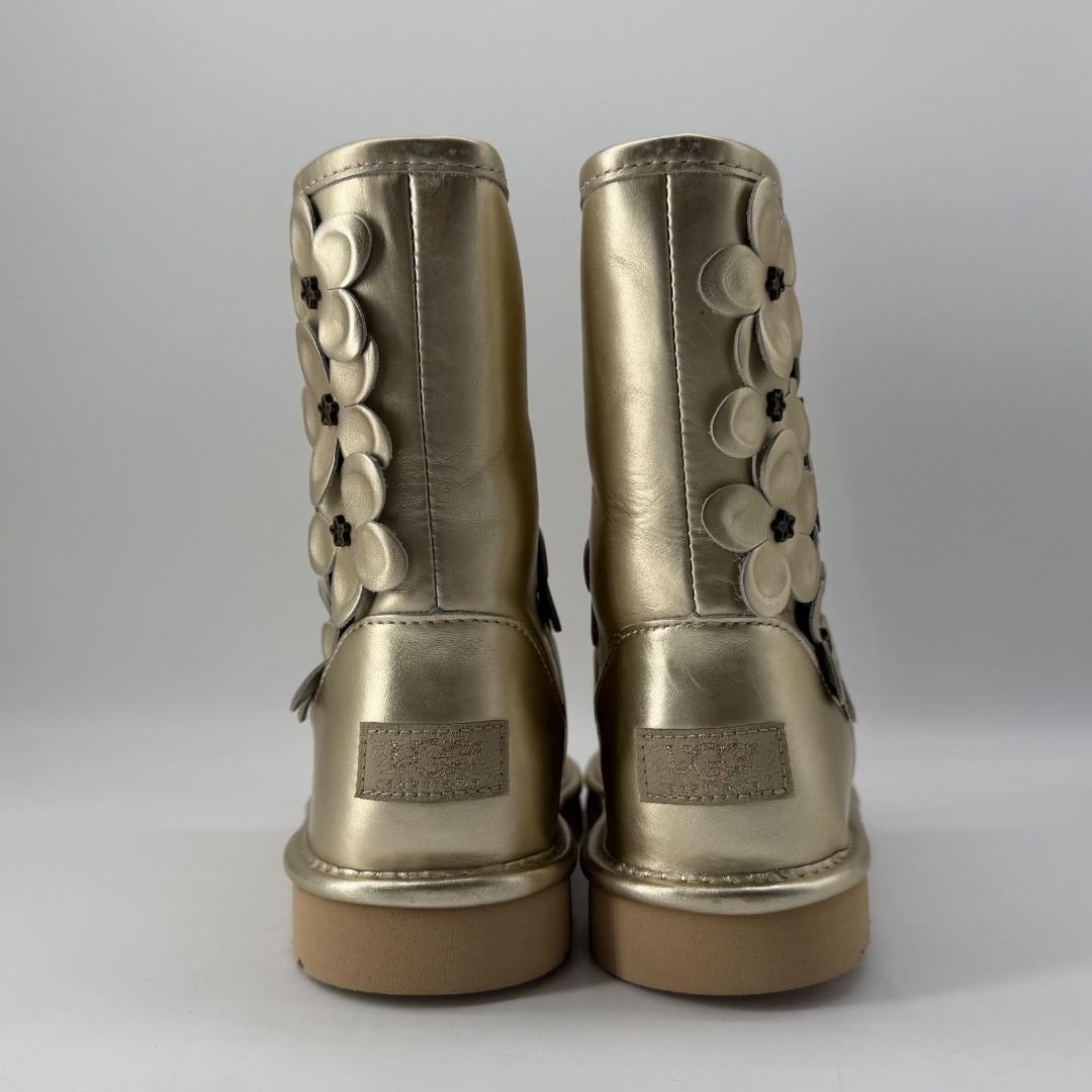17561✨未使用✨UGG アグ ゴールド フラワーモチーフ ムートンブーツ