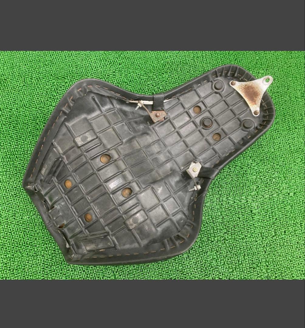 Vツインマグナ250 シート ホンダ　中古