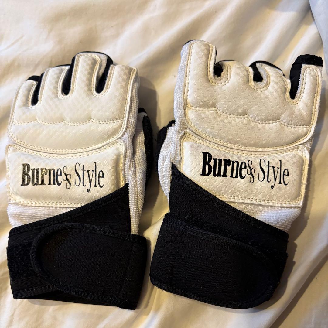 Burnes Style バーネススタイル ボクシンググローブ 2色セット
