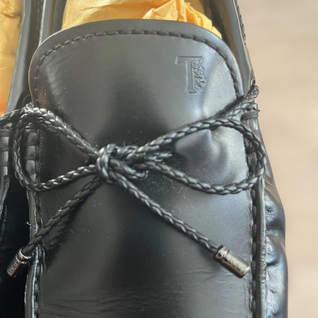 TOD’S. 26.5 黒のモカシン・ドライビングシューズ