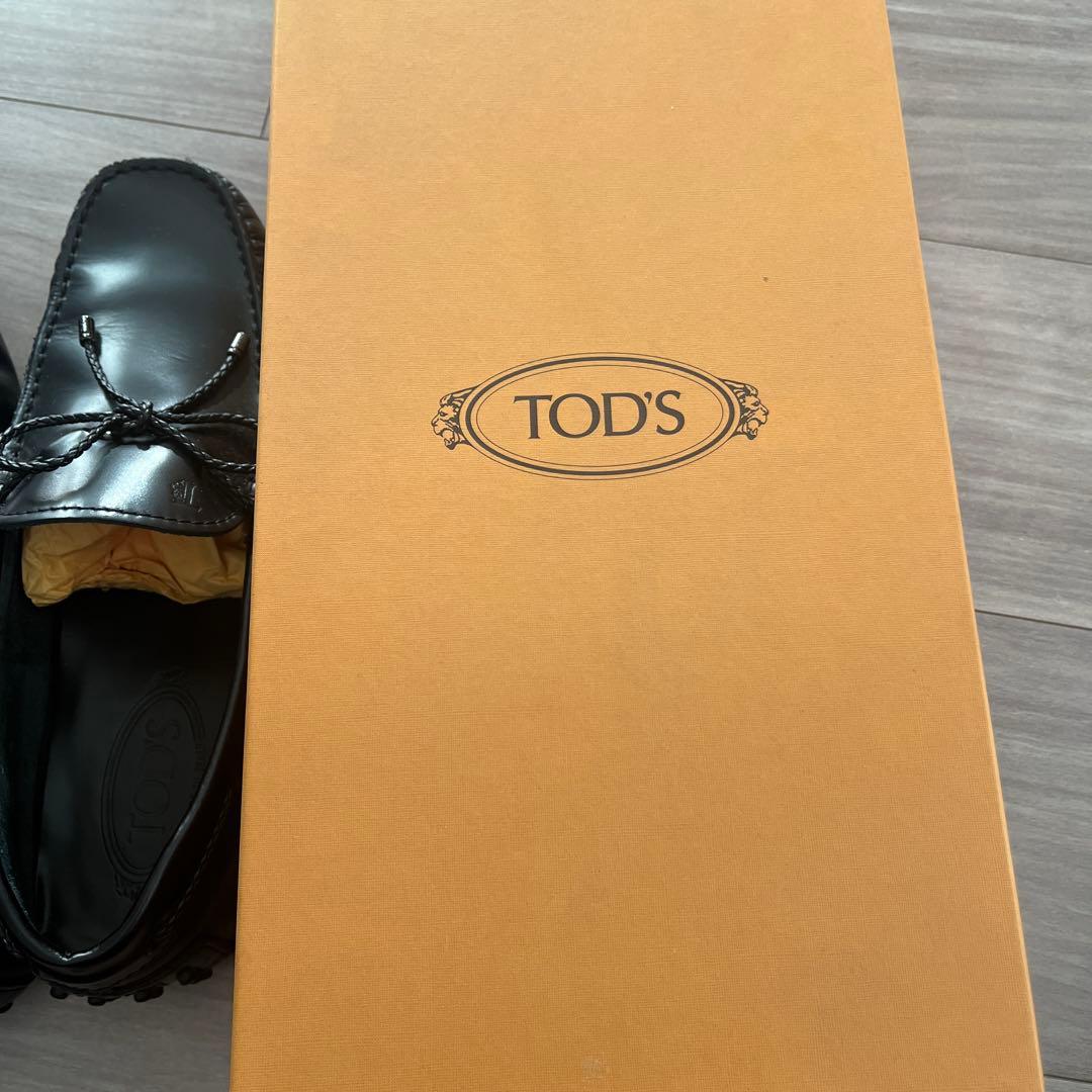 TOD’S. 26.5 黒のモカシン・ドライビングシューズ