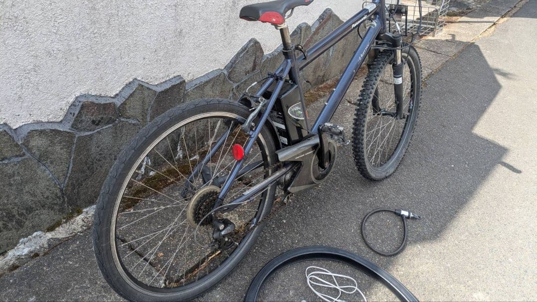 Panasonic 電動アシスト自転車　充電器　前タイヤ新品　京都引き取り限定