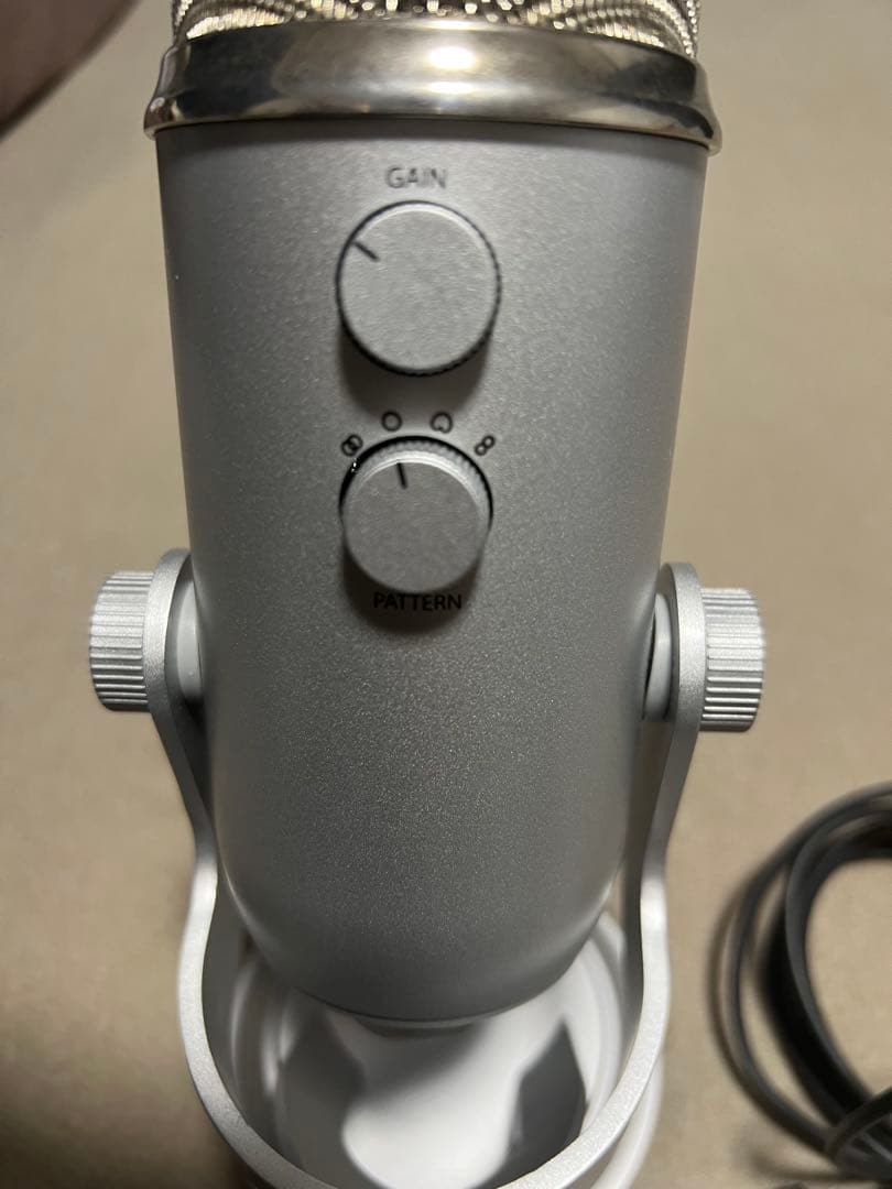 Blue Yeti USBコンデンサーマイクBM400S