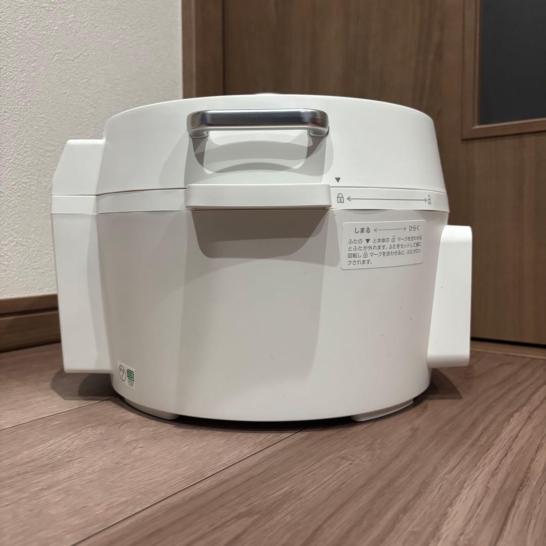 美品✨　アイリスオーヤマ 電気圧力鍋 4.0L ホワイト PC-MA4-W
