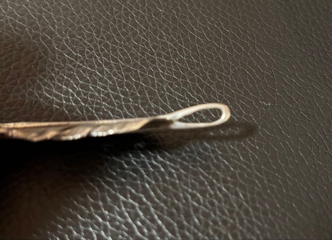 で*可様 フェザーアクセサリー　ペンダントトップ