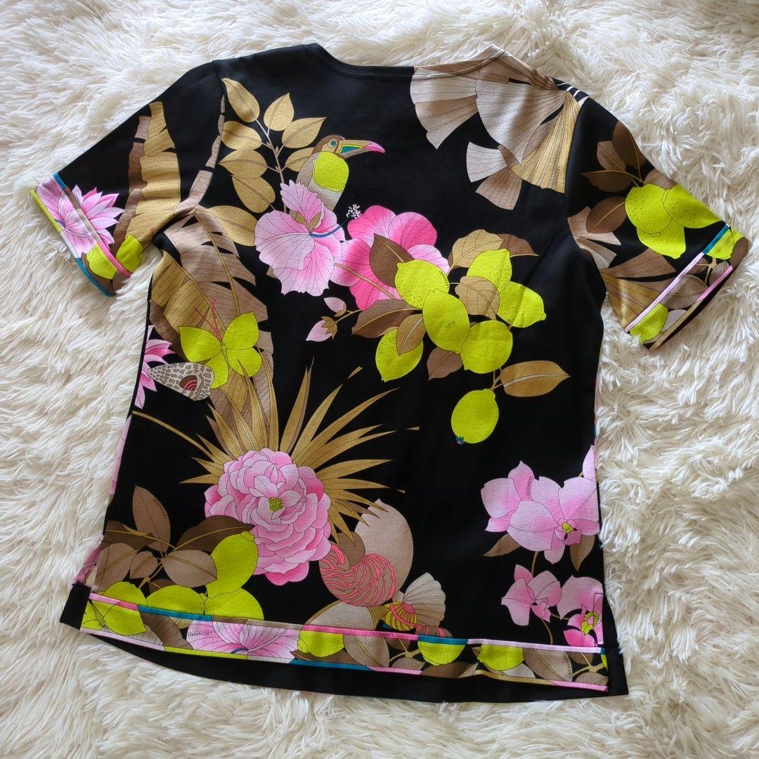 極美品　未使用に近い　レオナールスポーツ　Tシャツ 花　鳥　フルーツ　蝶