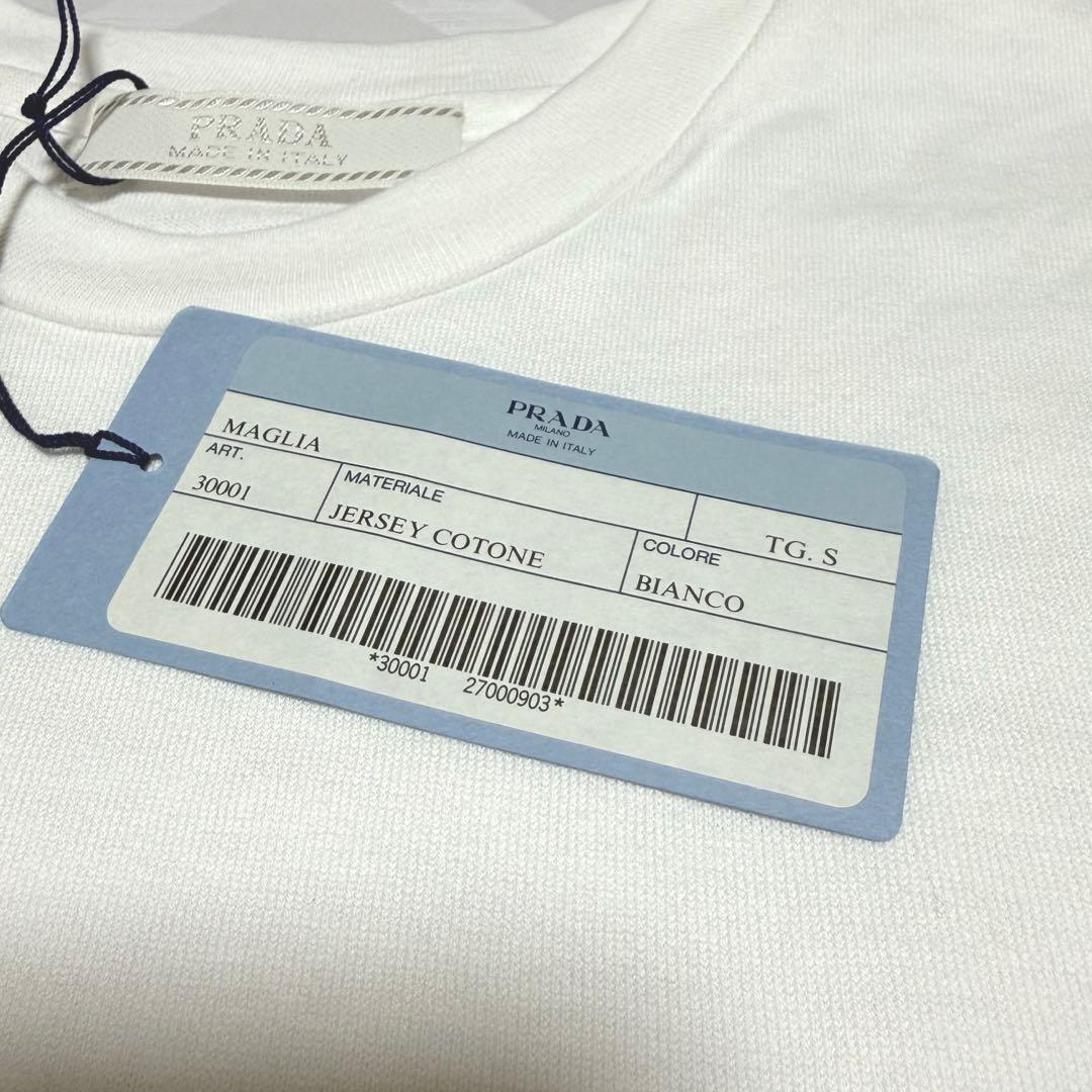 【新品未着用タグ付き】プラダ レディースS ロゴ半袖Tシャツ　白 丸首