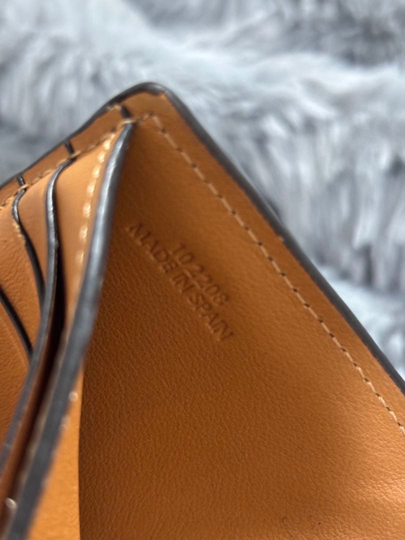 LOEWE スリム ジップ バイフォールド ウォレット