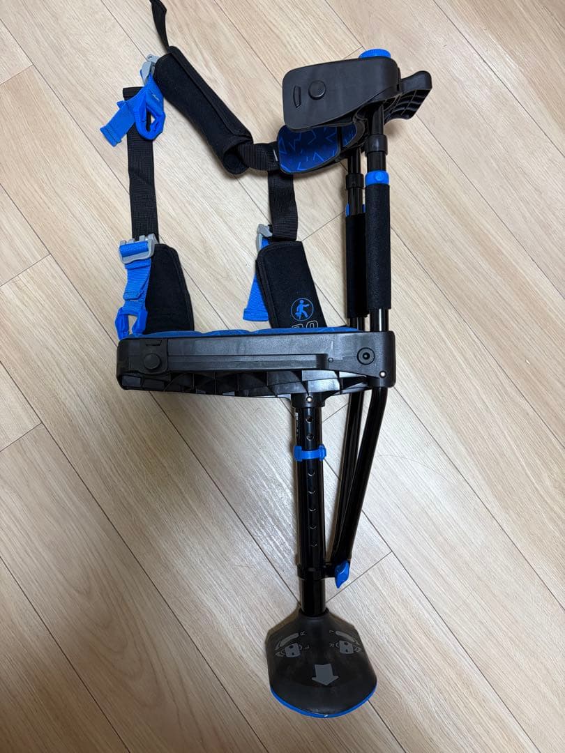 iWALK 3.0 ハンズフリー松葉杖 ニークラッチ
