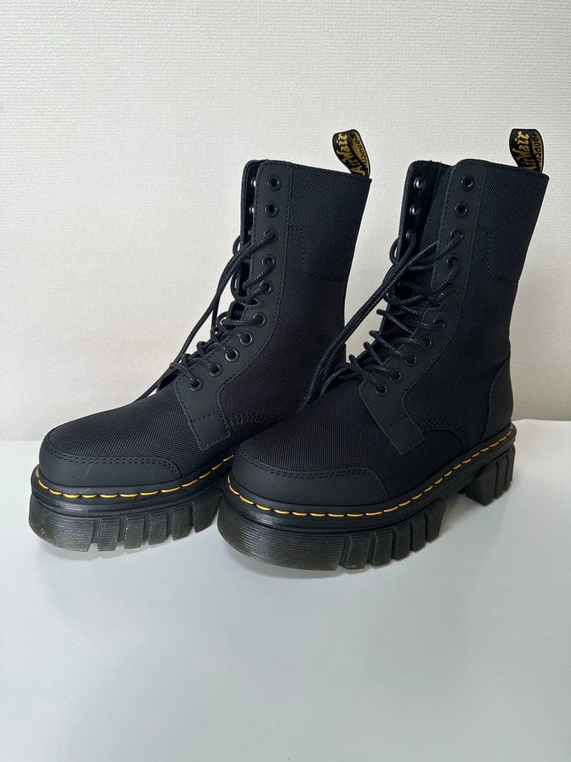 Dr. Martens ブラック ハイカットブーツ