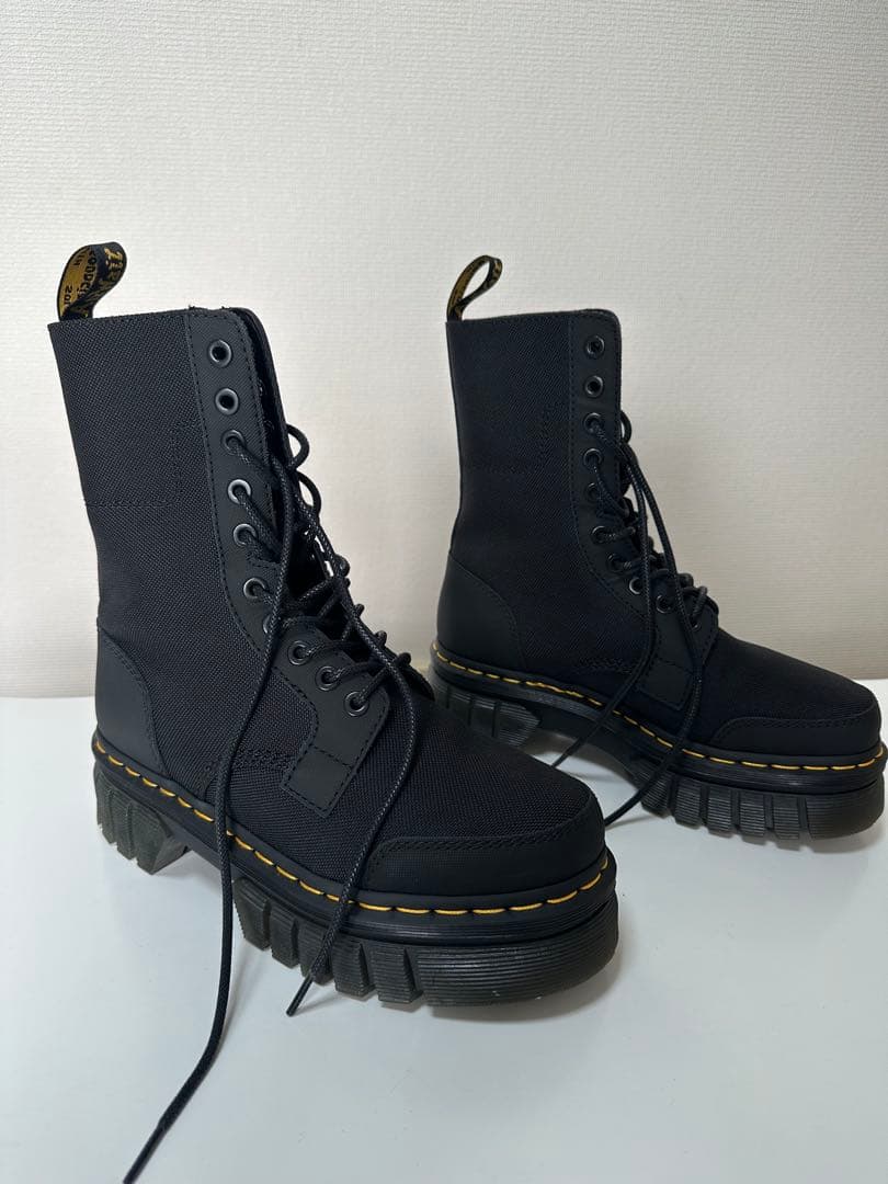 Dr. Martens ブラック ハイカットブーツ