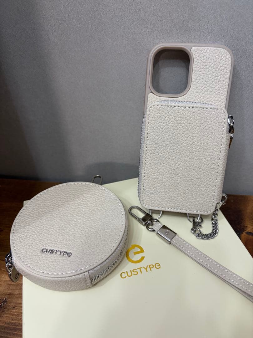 新品♪CUSTYPE⭐︎iPhone17ルナシルバーシリーズアイボリーベージュ