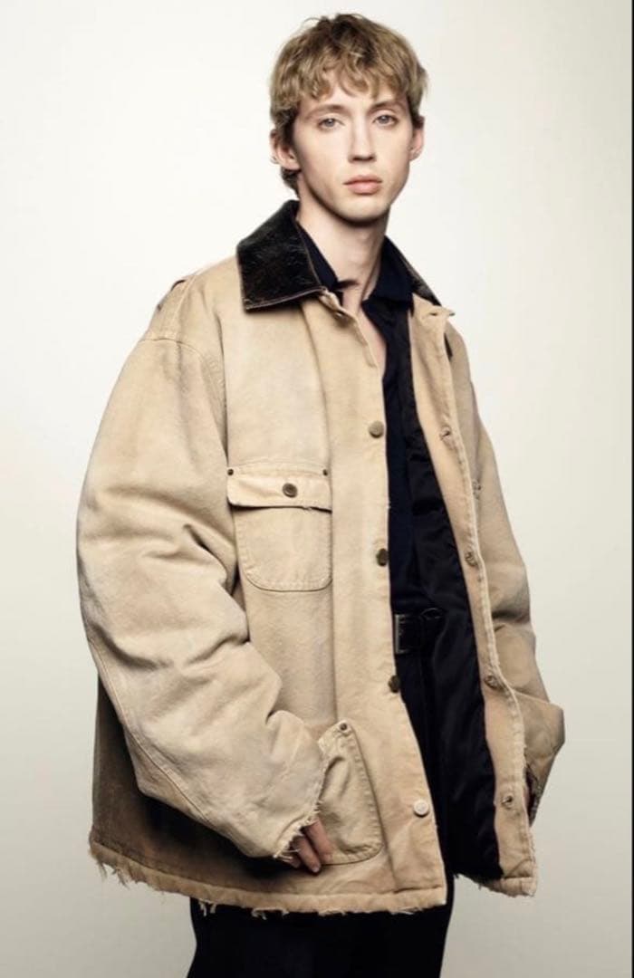 PRADA キャンパスジャケット　ベージュ カバーオール